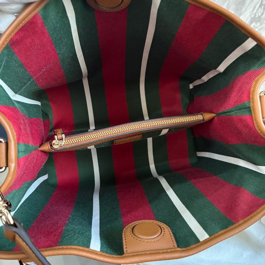 Gucci GG Emblem系列水桶包-5