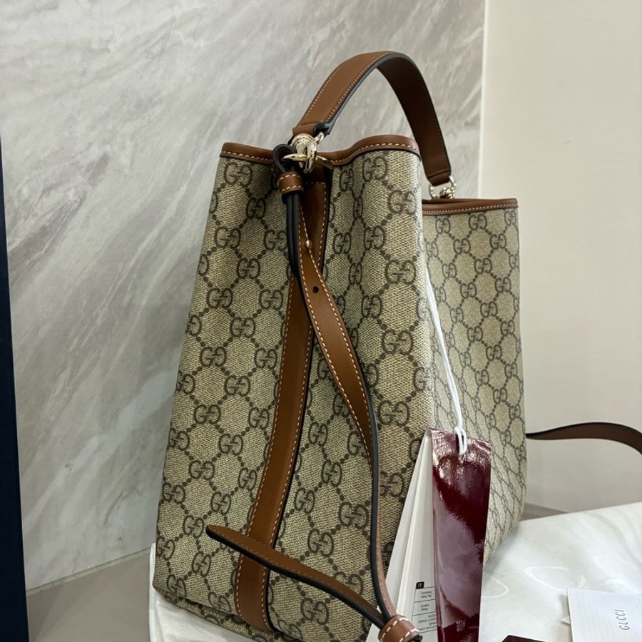 Gucci GG Emblem系列水桶包-8
