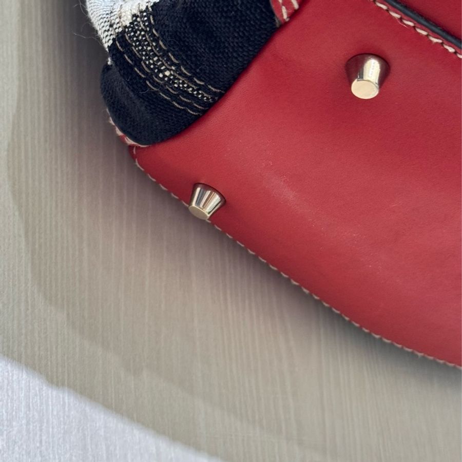 Burberry肩背包-5