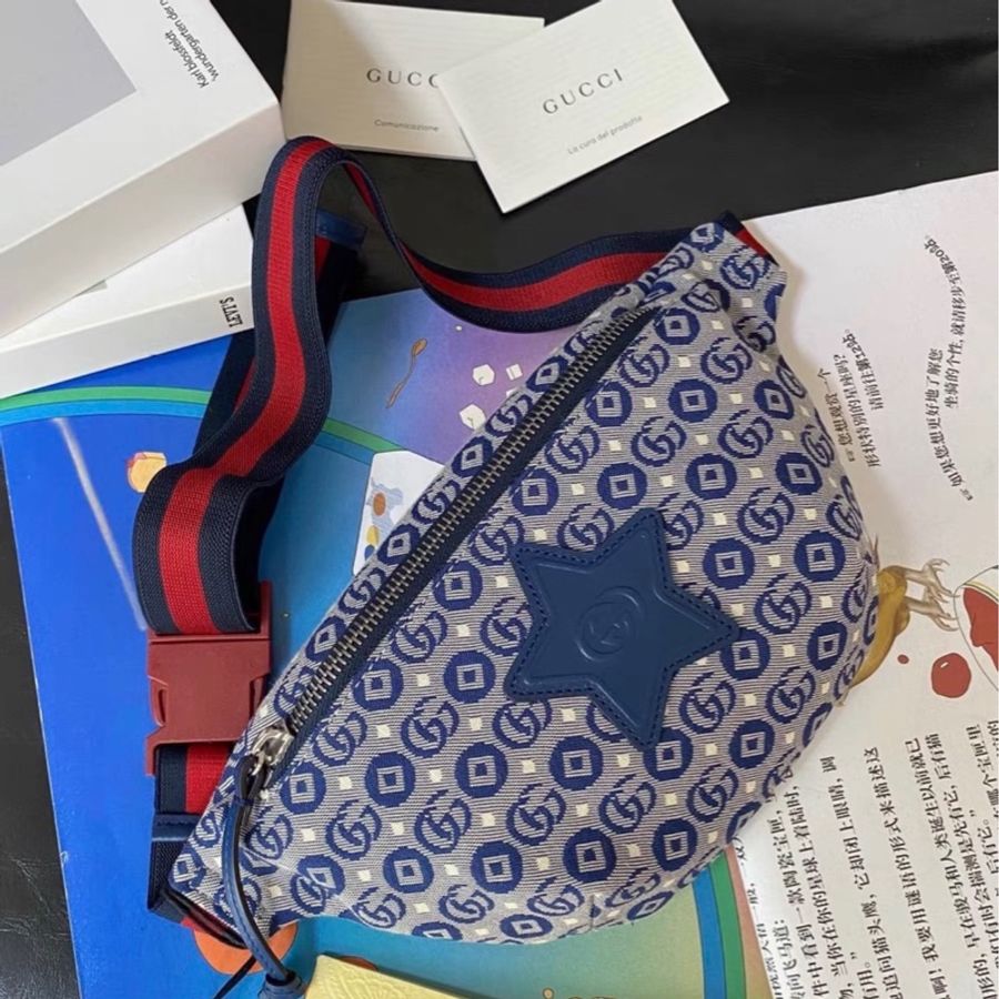 gucci 滿logo星星印花藍色兒童腰包胸包25*14*3cm 全新閒置配件塵袋-1