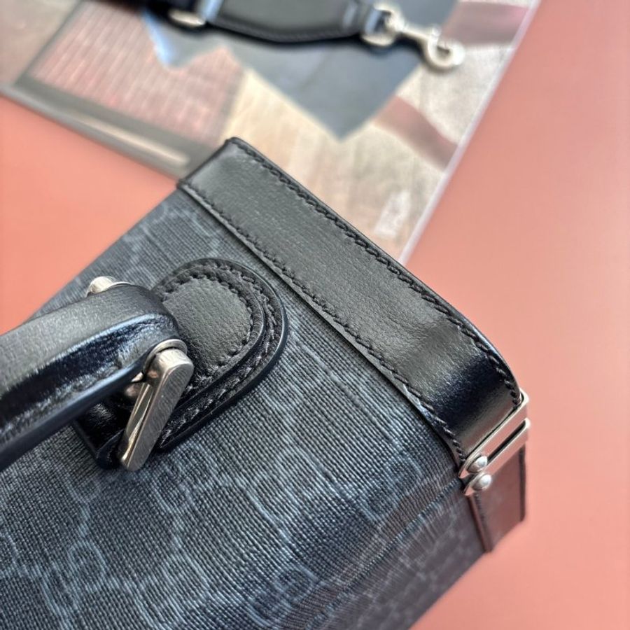::GUCCI:: Black GG Supreme canvas 黑緹花手提斜背箱型包 化妝箱包-13