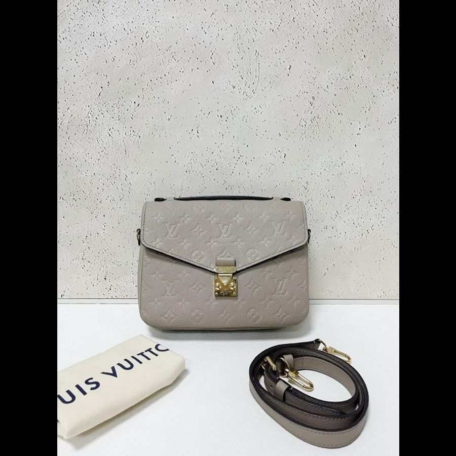 LV pochette Metis 
斑鳩灰全皮邮差-0