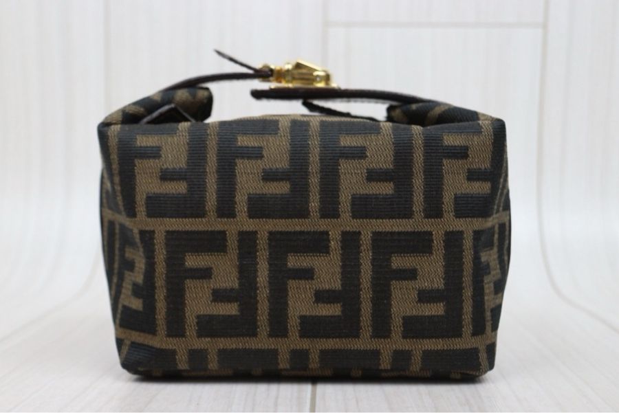 Fendi 小號老花飯盒包-1