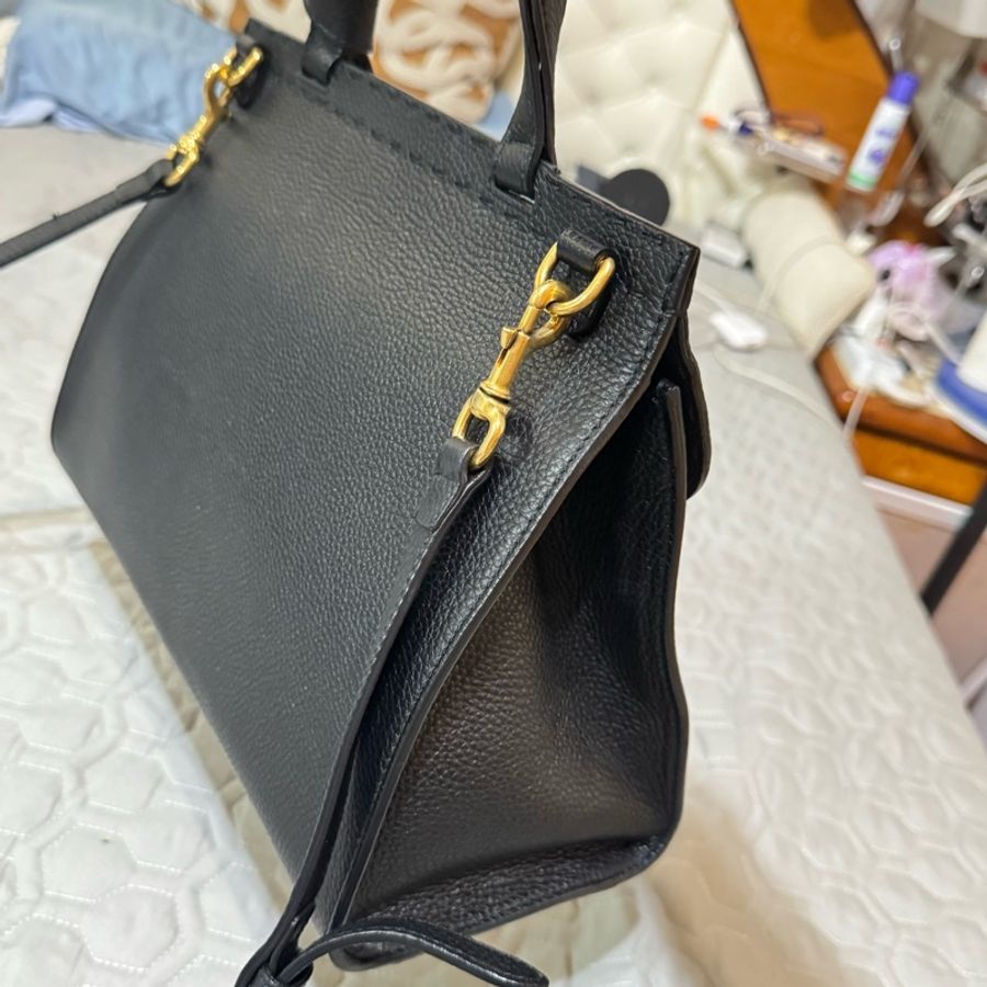 Gucci 斜背包 黑色牛皮 金釦-11