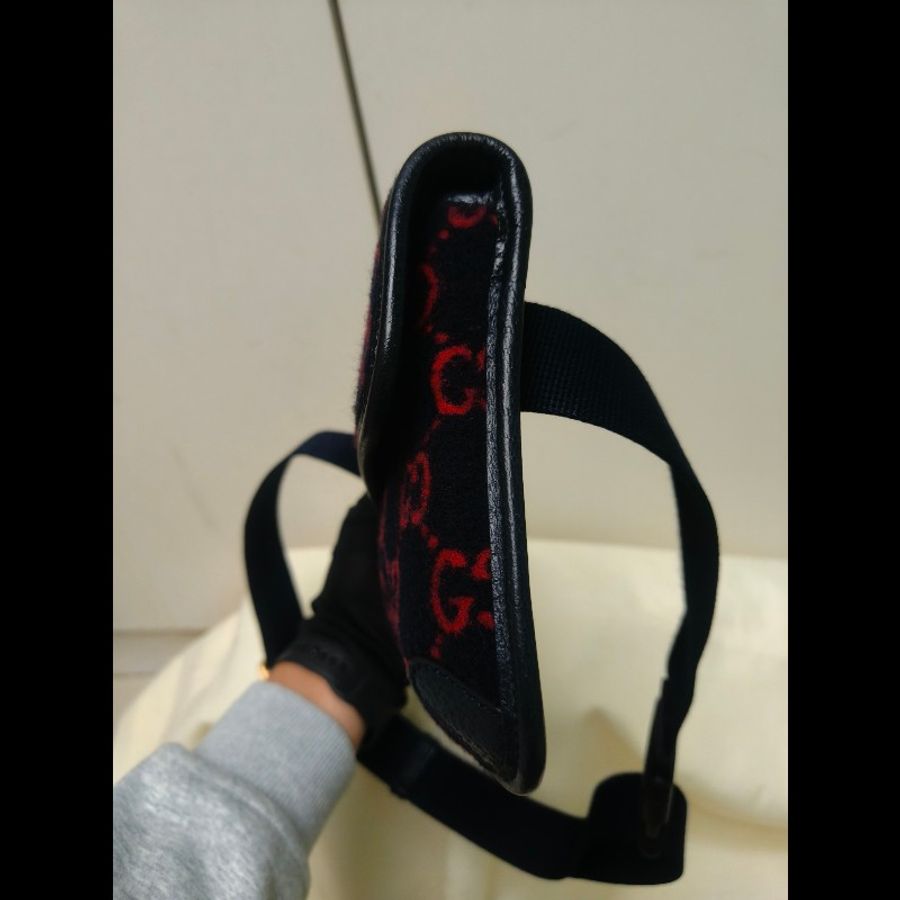 ‼️換季出清價‼️9月調回原價$18000【8成新】㊣✨GUCCI✨(附防塵袋)古馳 深藍 羊毛 老花 皮革 腰包 胸包 手拿包/雙G/二手包/保證正品🌳二手樹屋🌳-2