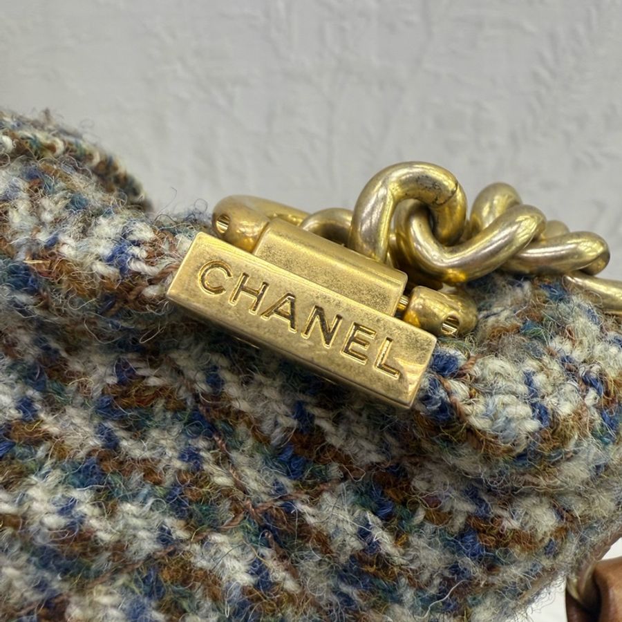 Chanel Tweed handbag-4