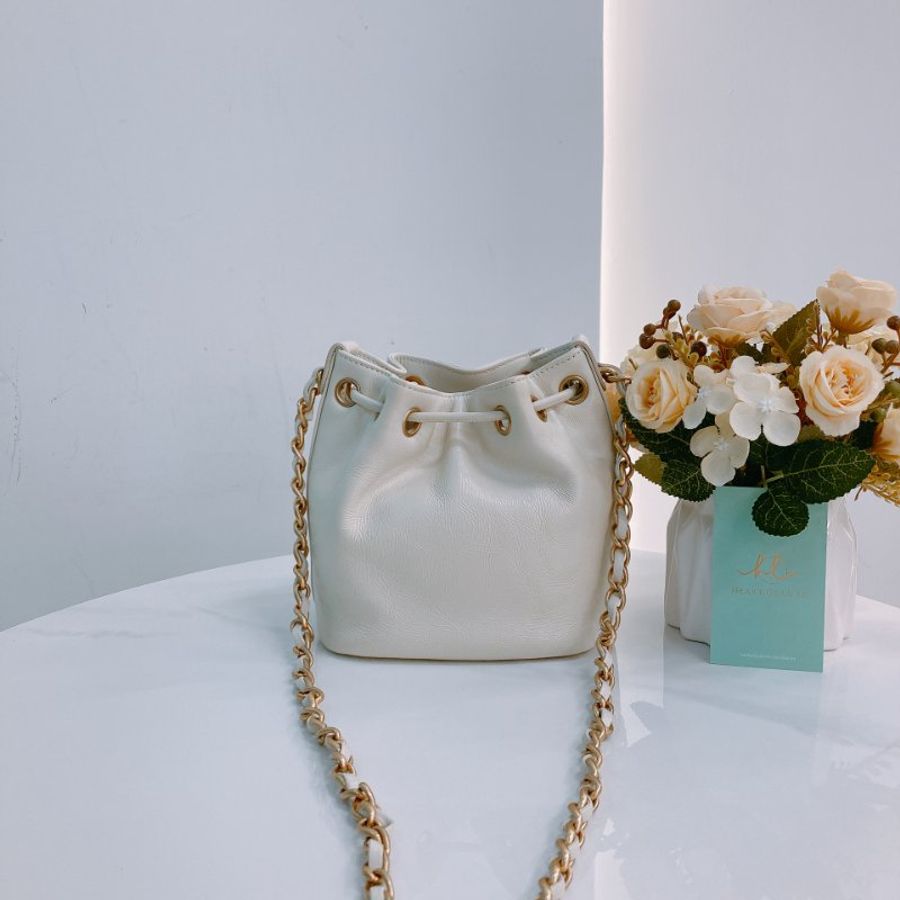 MS0432 Chanel 香奈兒 抽繩水桶 牛皮 象牙白色 奶油白色 金扣 CC Bucket Drawstring Bag Small Calfskin Ivory x GHW-1