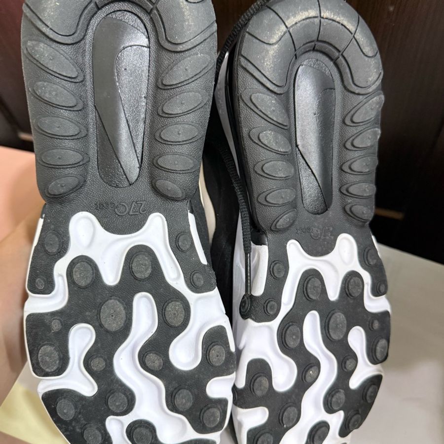(全新閑置）Nike air max270-8