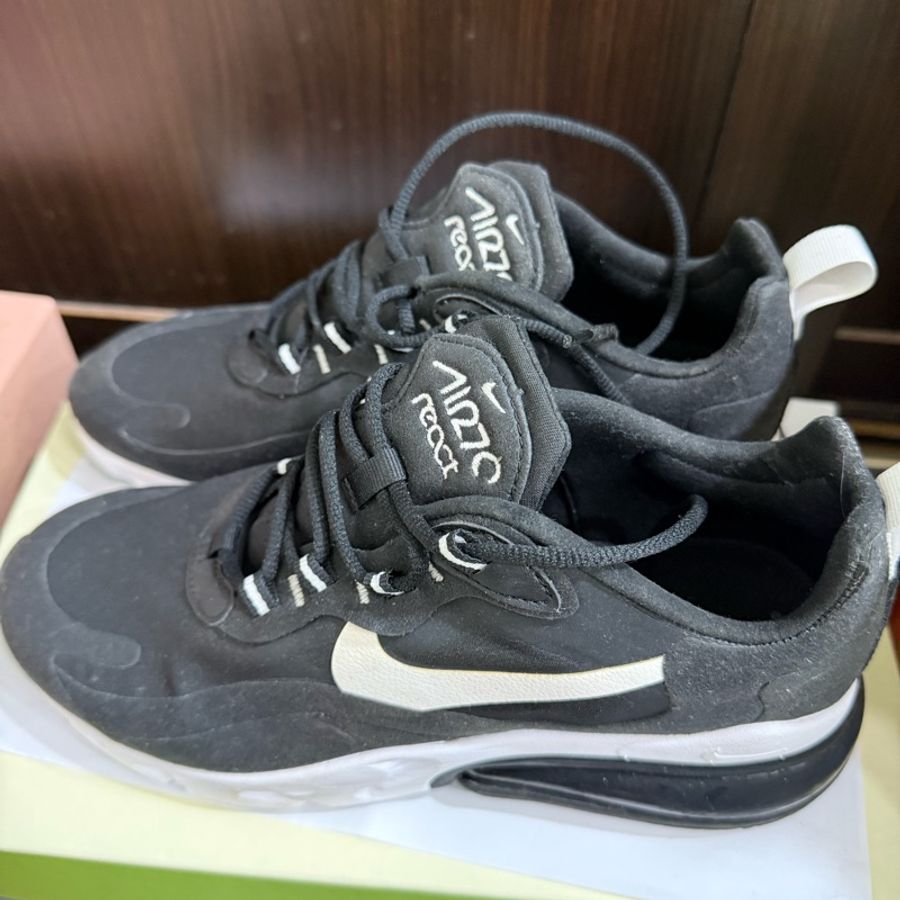 (全新閑置）Nike air max270-10