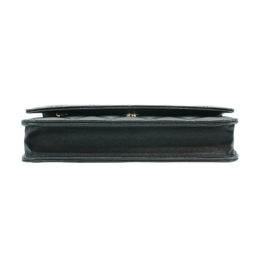 Chanel 展示品 羊皮淡金珍珠釦斜背包Woc(AP3807-黑)-5