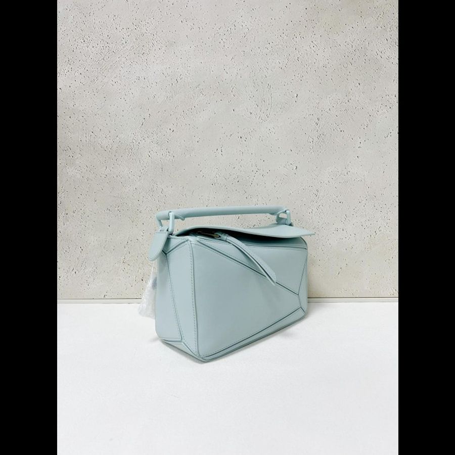 Loewe small puzzle 
冰川藍 小號 幾何包-2