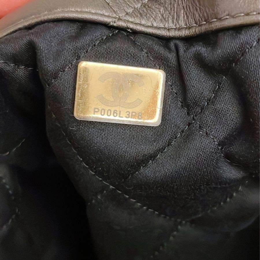 平台最低激甜價近新芯片款✨Chanel香奈兒 22 bag新款backpack 亮面小牛皮金釦抽繩雙肩後背包購物袋垃圾袋(金釦)-21