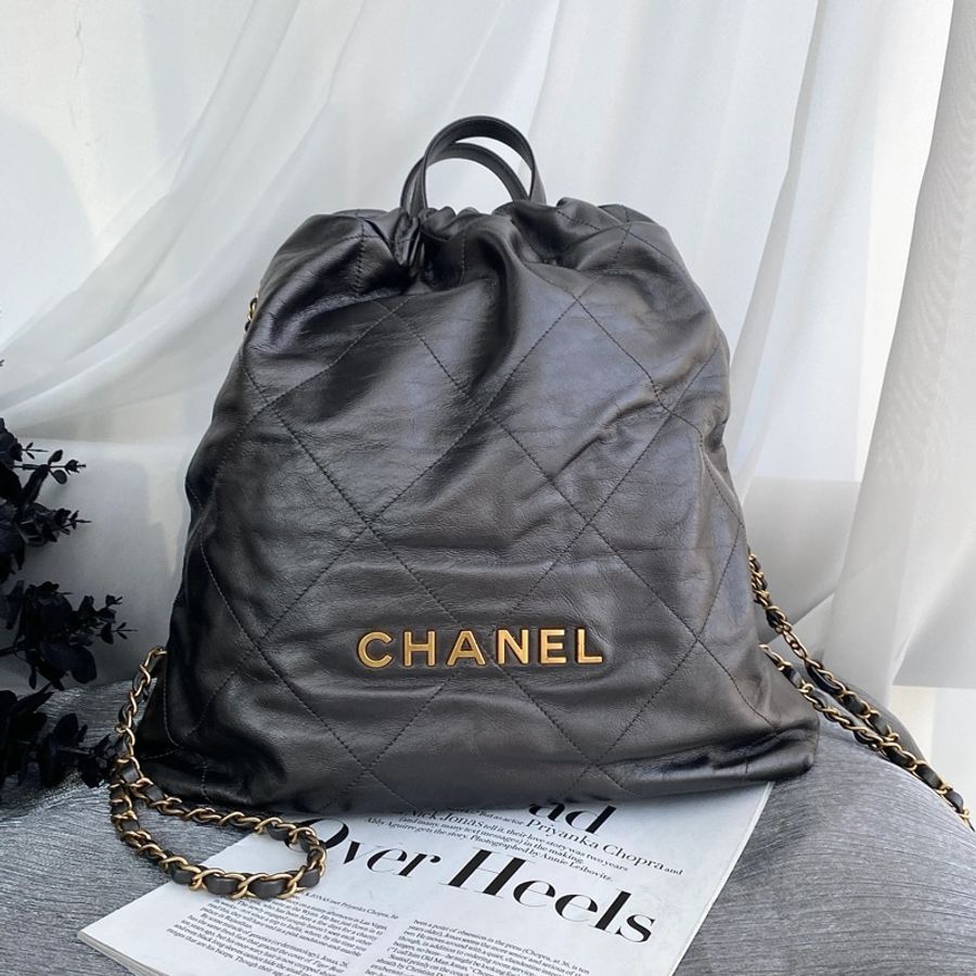 平台最低激甜價近新芯片款✨Chanel香奈兒 22 bag新款backpack 亮面小牛皮金釦抽繩雙肩後背包購物袋垃圾袋(金釦)-13