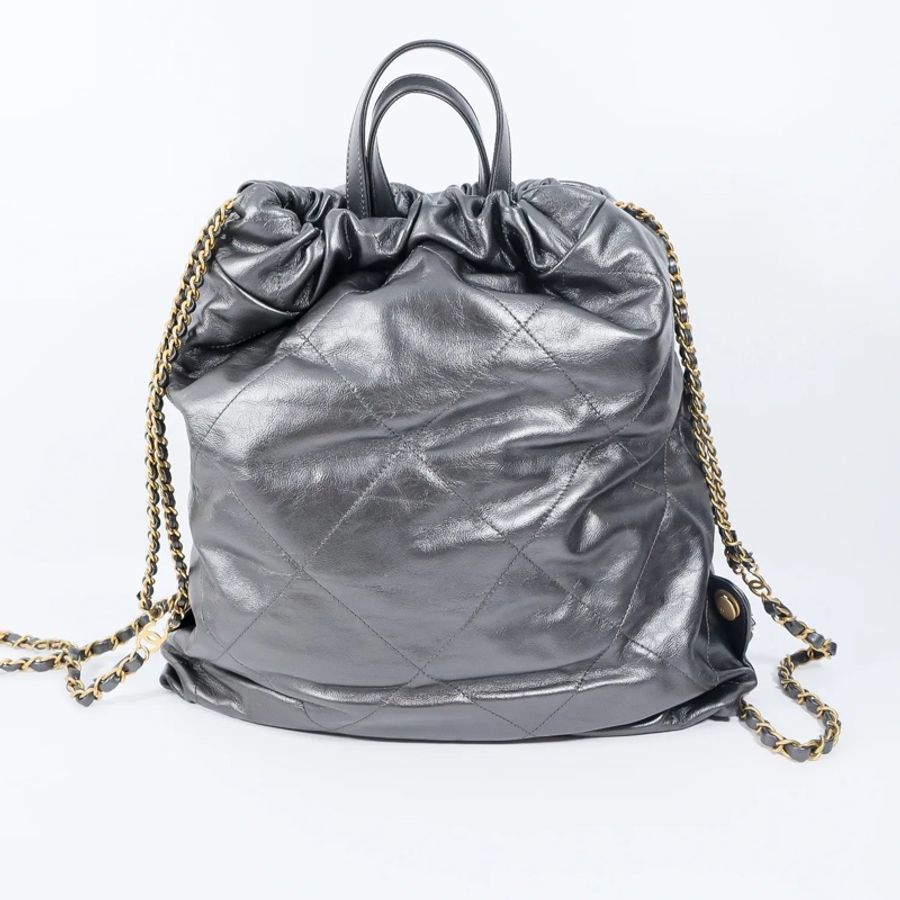 平台最低激甜價近新芯片款✨Chanel香奈兒 22 bag新款backpack 亮面小牛皮金釦抽繩雙肩後背包購物袋垃圾袋(金釦)-14