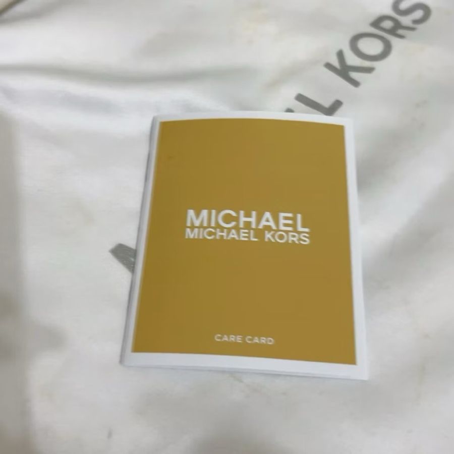 MICHAEL KOR*原價8413*SONIA 縷空MK磁釦翻蓋錬 帶肩背斜背二用包-奶油白/中-14