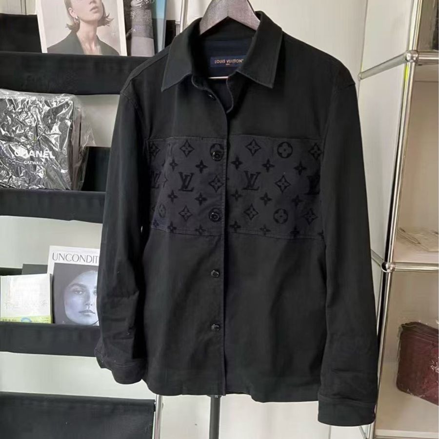 二手 路易威登/Louis Vuitton植絨印花夾克外套,尺寸:xs (可以當做襯衫穿 瘦一點的男生也可以)-0