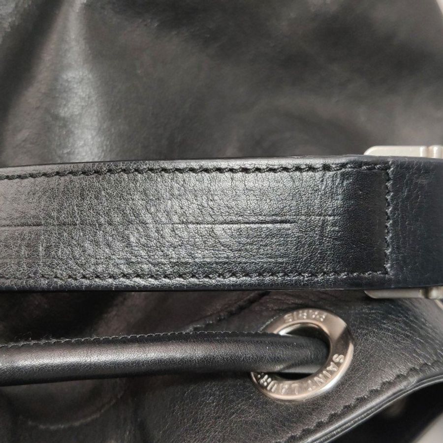 Saint Laurent Rider牛皮純色拉鏈斜挎包-8