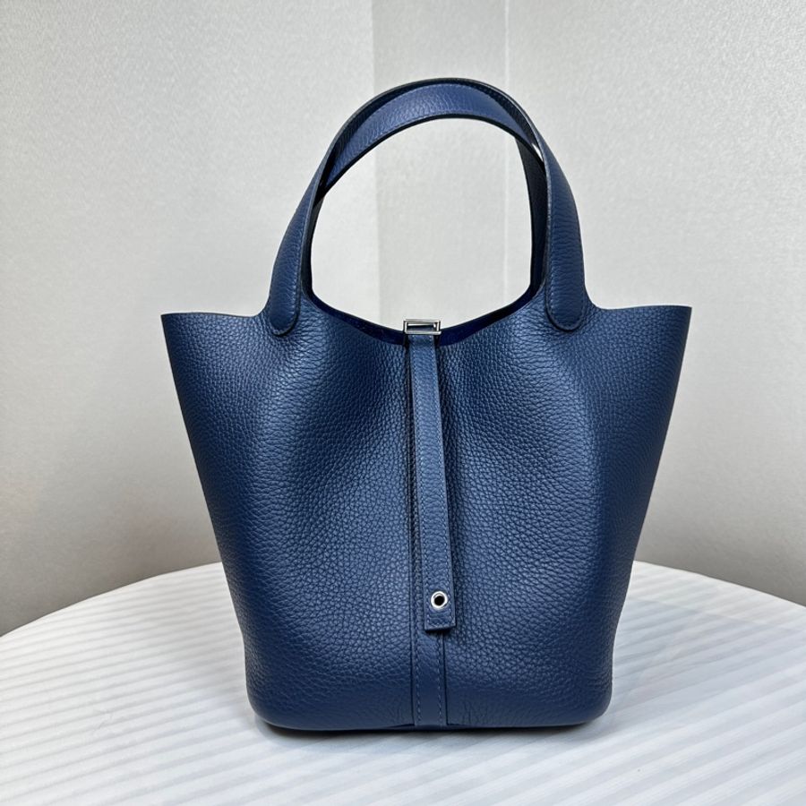 閒置全新 愛馬仕/Hermes Picotin Lock 22 藍色銀扣菜籃子手提水桶包22x17x21cm-10