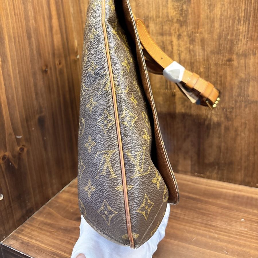 Louis Vuitton Monogram 斜挎包-5