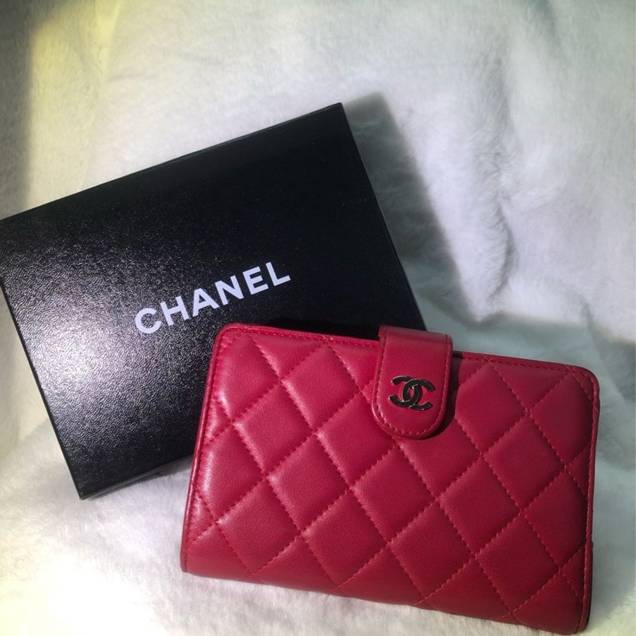 CHANEL 紅色菱格紋羊皮中夾XB010-0