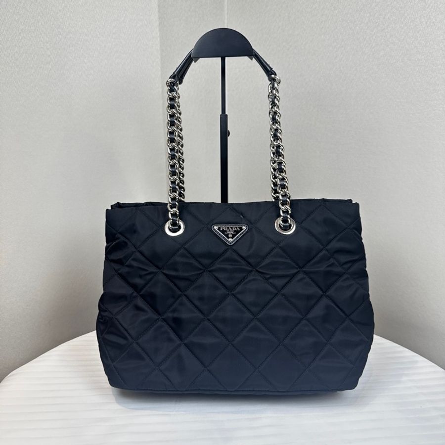 普拉達/Prada Quilted Tote Bag 銀扣黑色尼龍單肩托特包 29x17x22cm-0