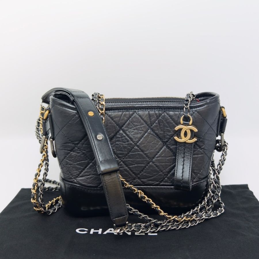 CHANEL黑金小號流浪肩背斜背包 20*16*9 99新配件塵袋-1
