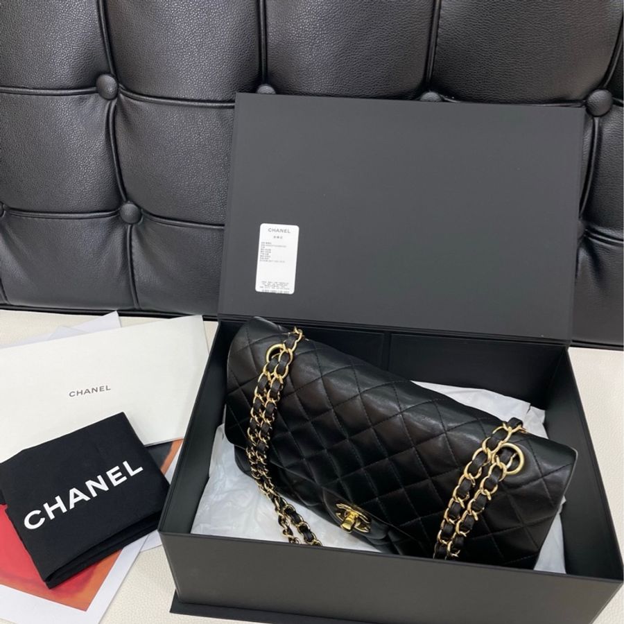 Chanel 黑金小羊皮Cf 中號-1