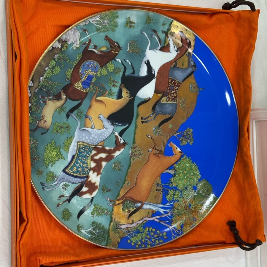 Hermes 愛馬仕 展示盤愛馬仕瓷器東方駿馬系列手繪描金十馬展示盤擺飾 收藏款 閒置痕跡 尺寸:32cm-2