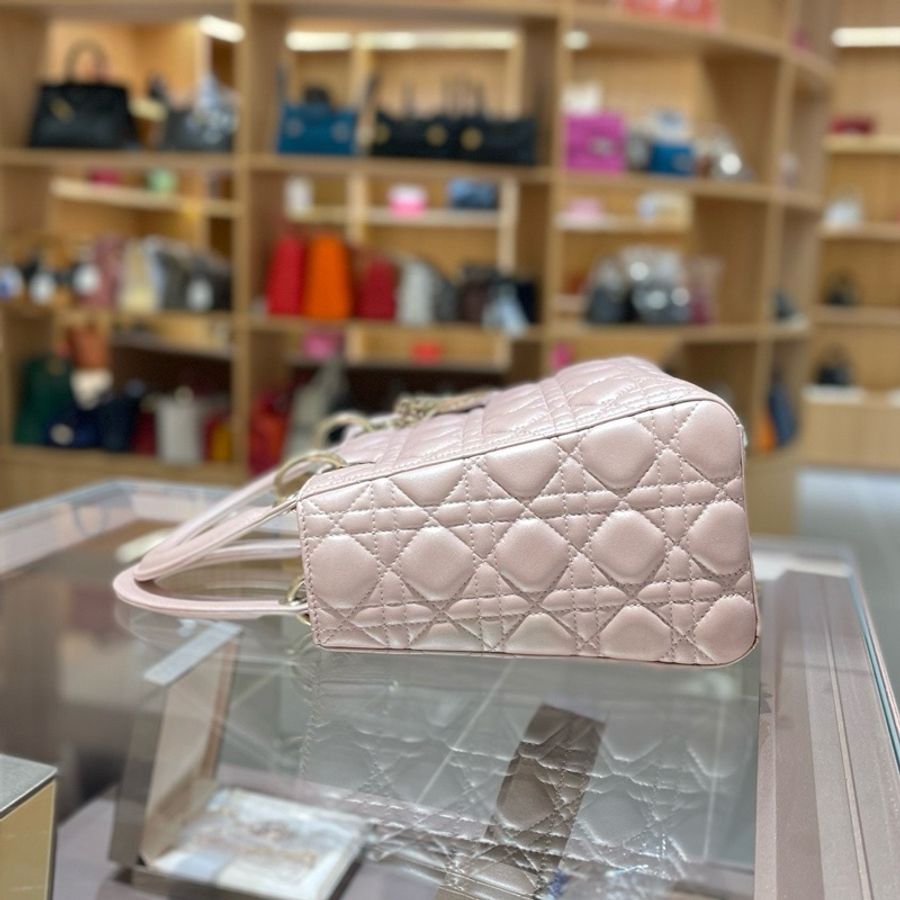 Dior迪奥珠光粉羊皮五格戴妃包-3