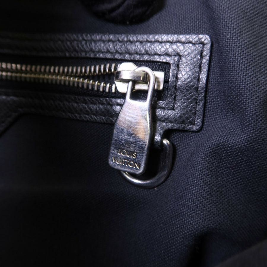 LOUIS VUITTON Taiga Roman MM銀扣肩背袋-8