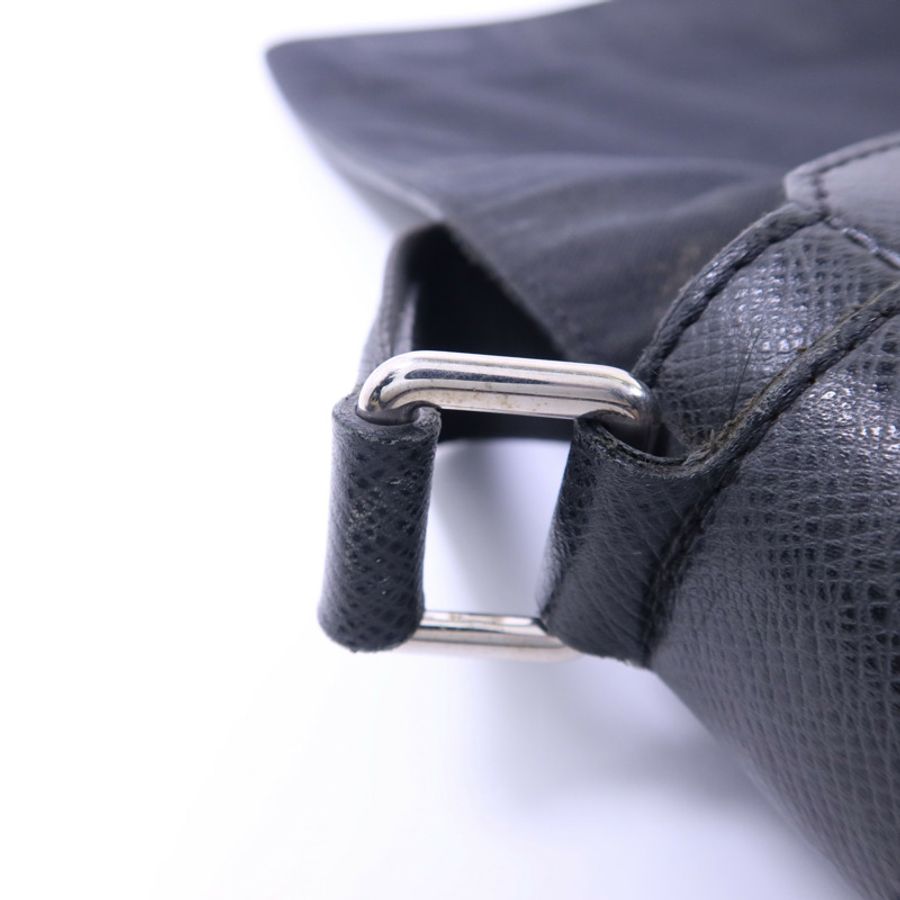 LOUIS VUITTON Taiga Roman MM銀扣肩背袋-10