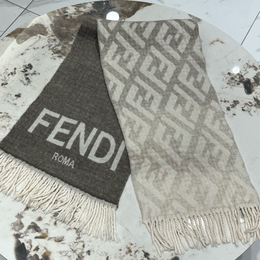 Fendi cashmere 克什米爾 漸層灰圍巾 專櫃3萬多-1