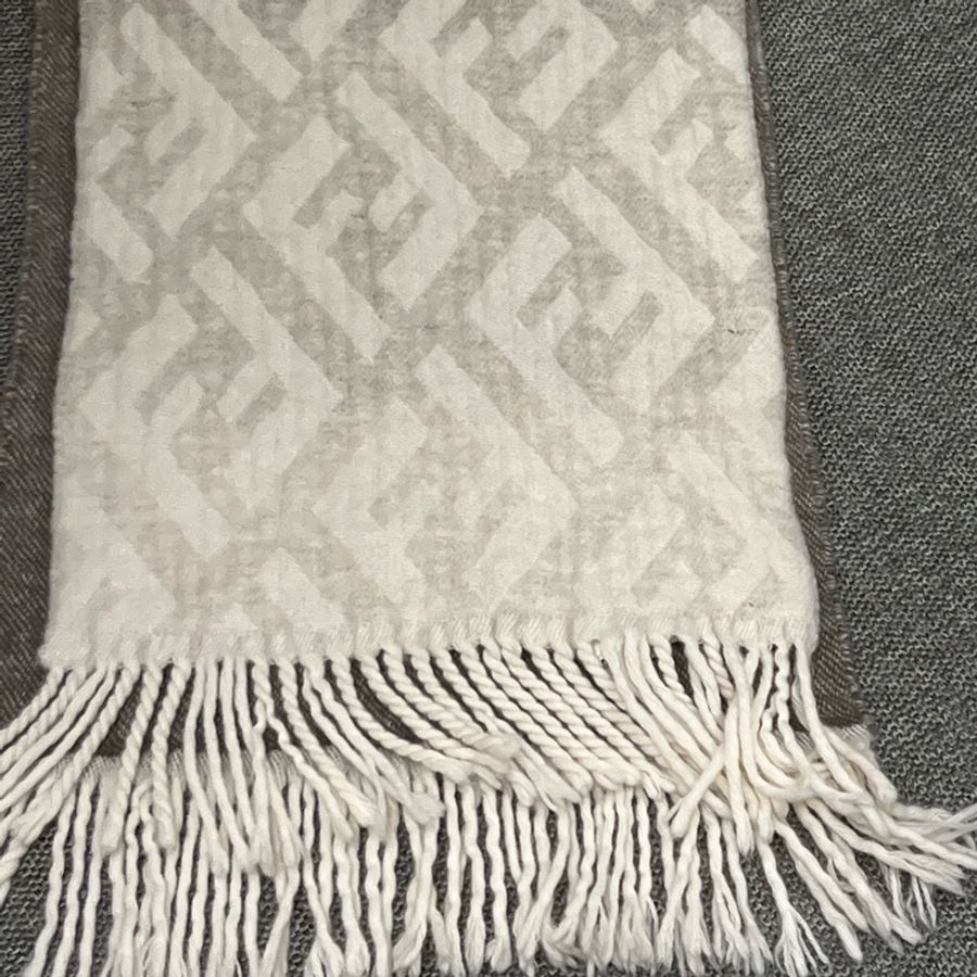 Fendi cashmere 克什米爾 漸層灰圍巾 專櫃3萬多-8