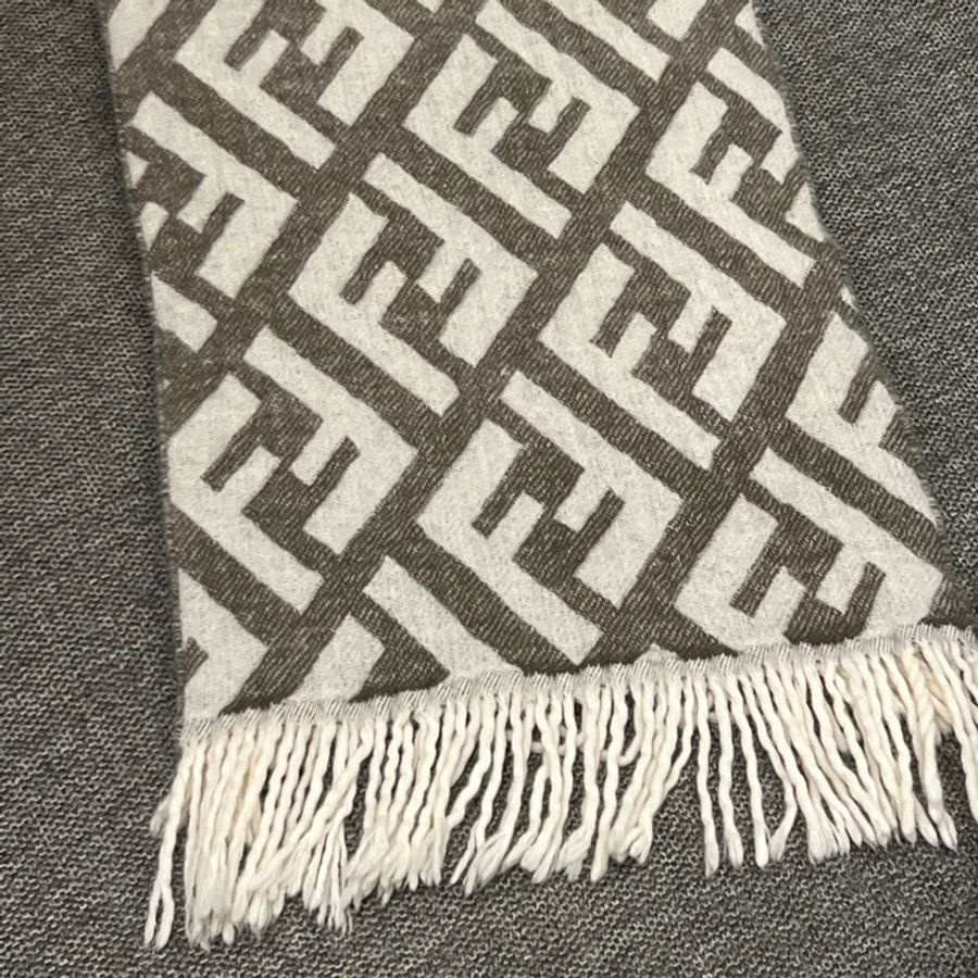 Fendi cashmere 克什米爾 漸層灰圍巾 專櫃3萬多-11