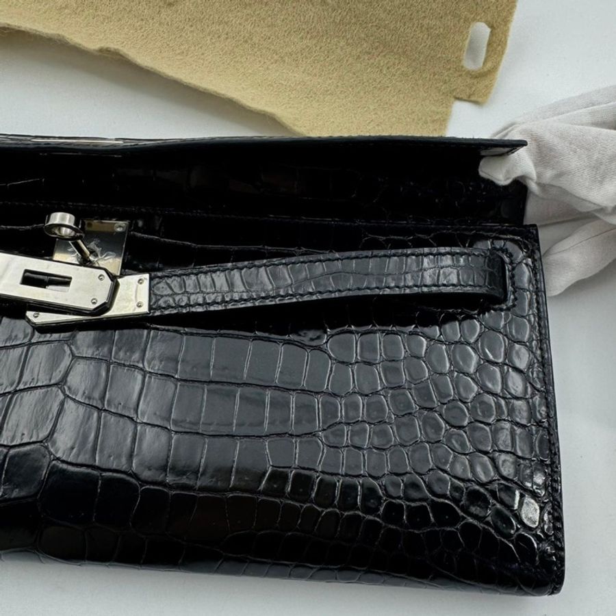 Hermès Kelly Cut Pochette in Shiny Black Crocodile Leather with Palladium Hardware Stamp X-5