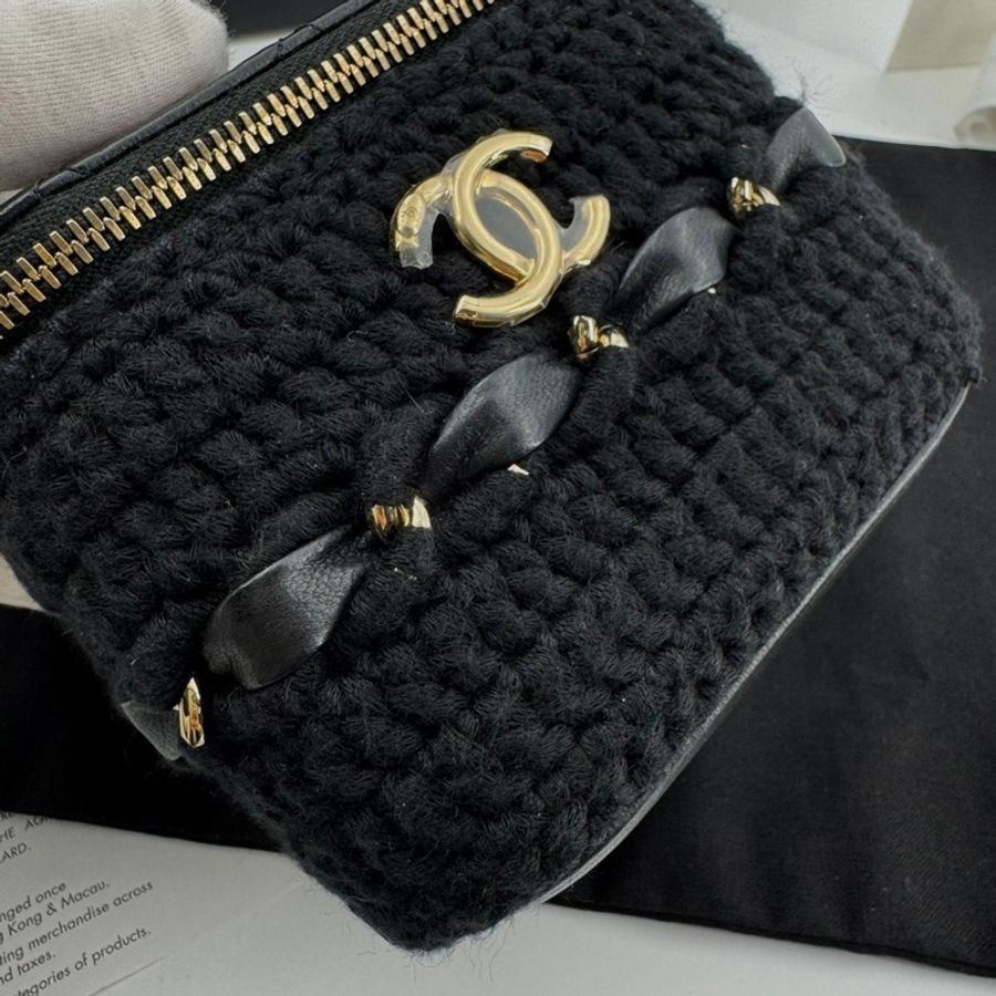 Chanel 2021 Crochet Black Mini Vanity Case with Gold Hardware-3