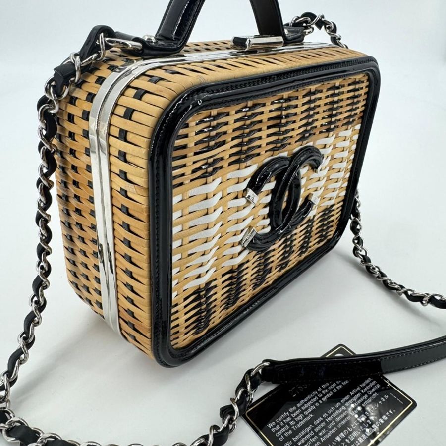 Chanel 2019 Patent Leather & Natural Rattan Wicker CC Filigree Black Medium Vanity Case with Silver Hardware-3