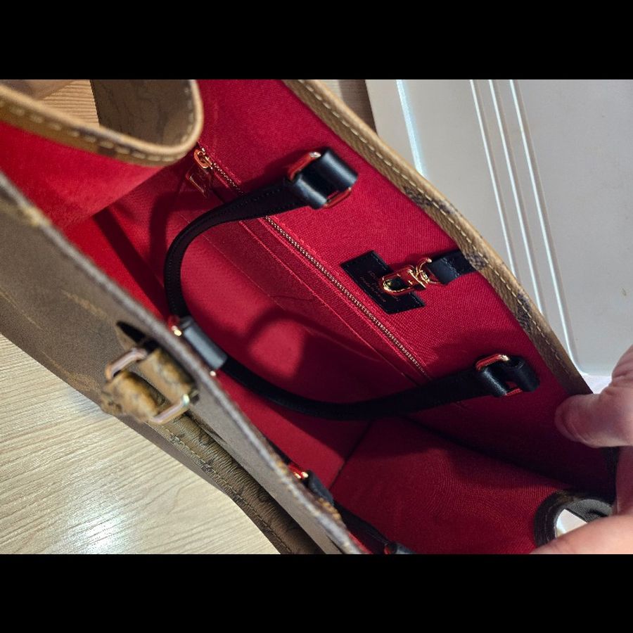 Louis Vuitton Onthego MM 帆布印花手提肩背包(焦糖x卡其棕)-1