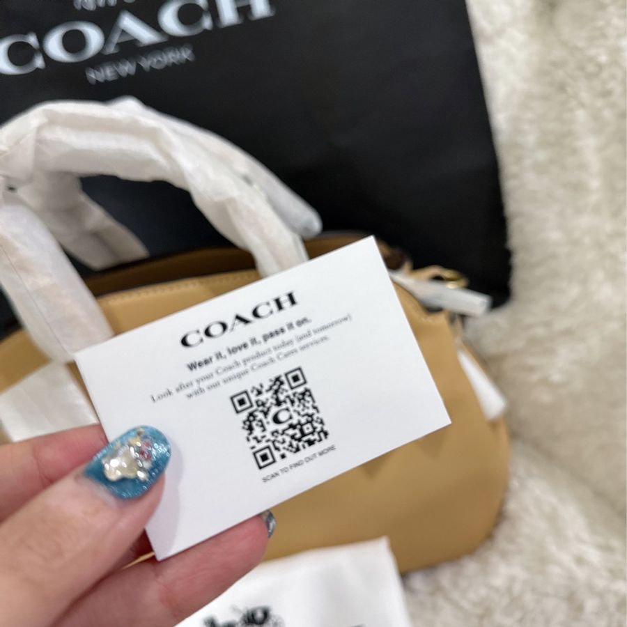 未使用Coach Empire Carryall 26 皮革手袋-1