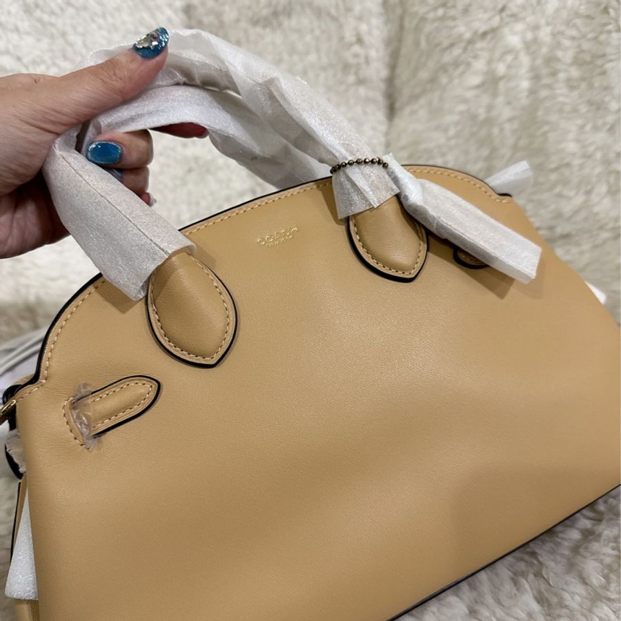 未使用Coach Empire Carryall 26 皮革手袋-4
