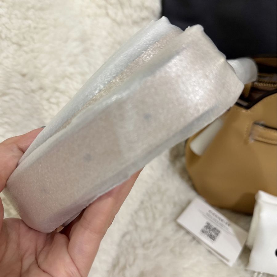 未使用Coach Empire Carryall 26 皮革手袋-32