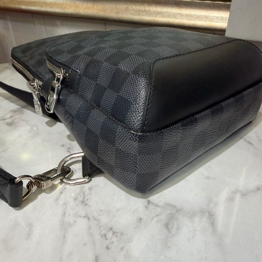 LV 黑灰棋盤格Avenue Sling銀釦ㄇ拉前口袋胸包N41719-6