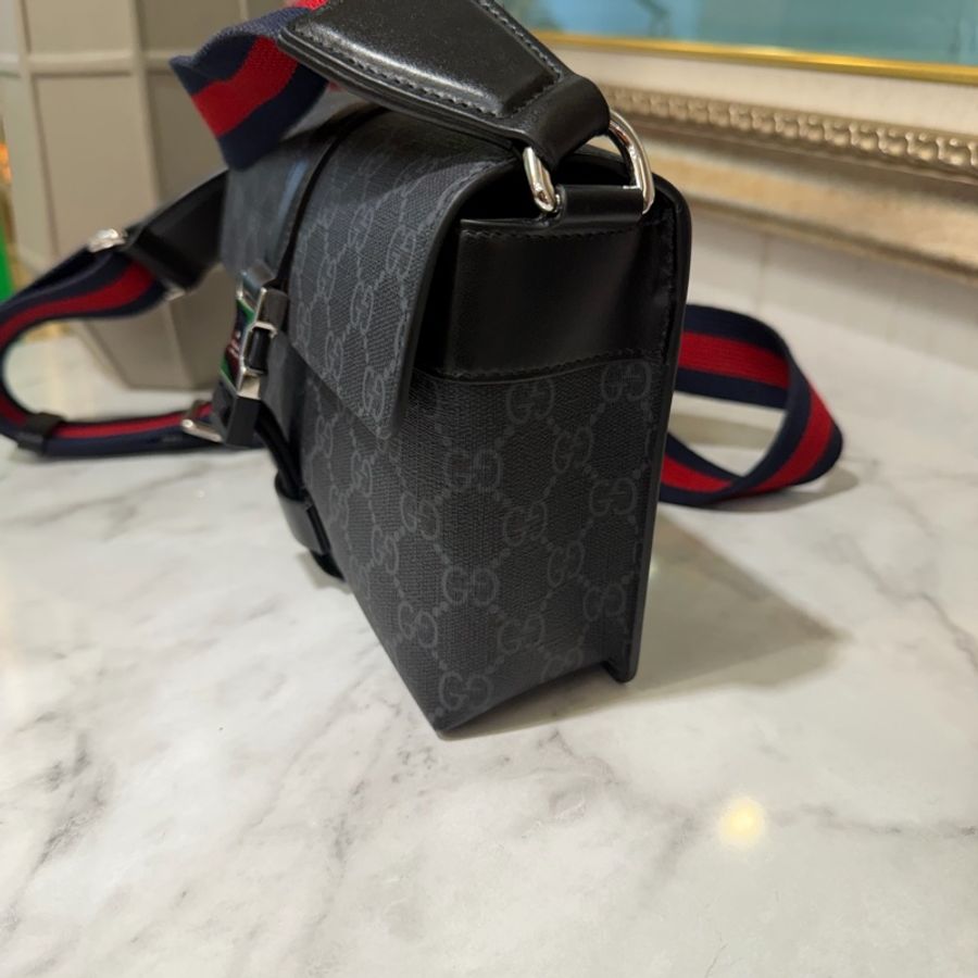 Gucci 黑灰PVC拼黑皮邊銀扣下蓋插釦式肩斜背包-2
