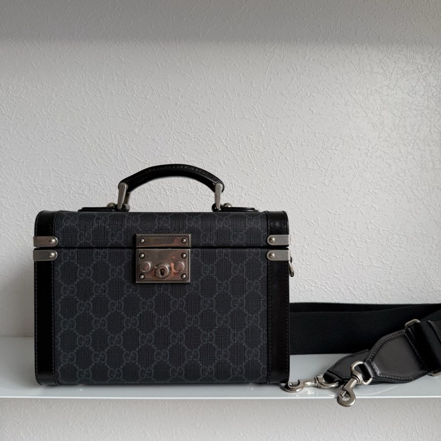 Gucci黑PVC手提兩用箱包 硬殼包-5