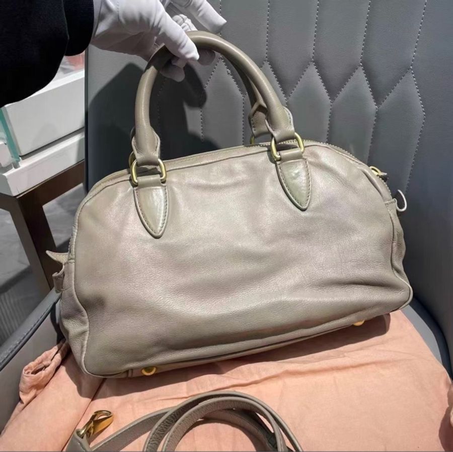 Miu Miu灰色牛皮保齡球包-2