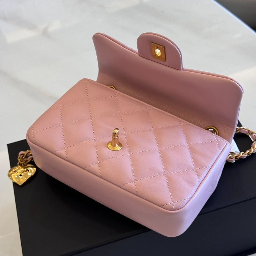 *SHIHNA名牌精品* CHANEL Mini Coco 粉色羊皮金釦愛心鍊口蓋包-6