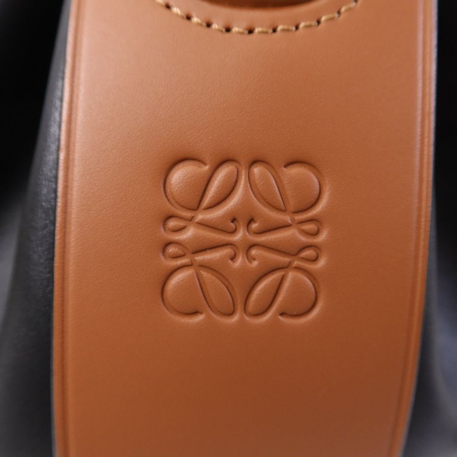 LOEWE 牛皮皮革Balloon Medium金扣手挽肩背兩用袋-14