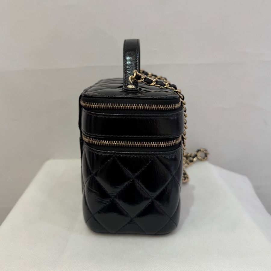 Chanel 黑金油蠟皮雙層化妝盒-3
