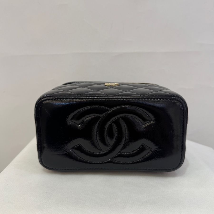 Chanel 黑金油蠟皮雙層化妝盒-4