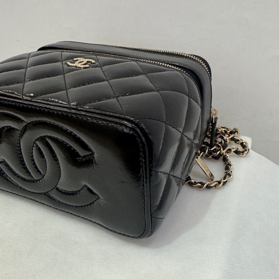 Chanel 黑金油蠟皮雙層化妝盒-6